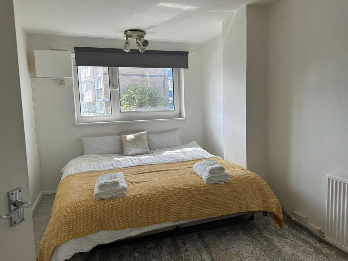 Cheerful Double Room For Single Use 런던 외부 사진
