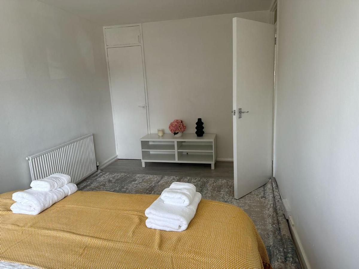 Cheerful Double Room For Single Use 런던 외부 사진