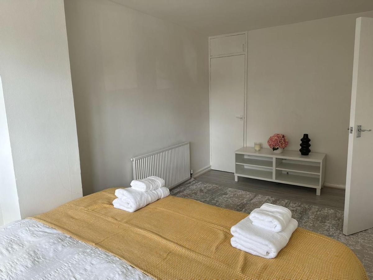 Cheerful Double Room For Single Use 런던 외부 사진