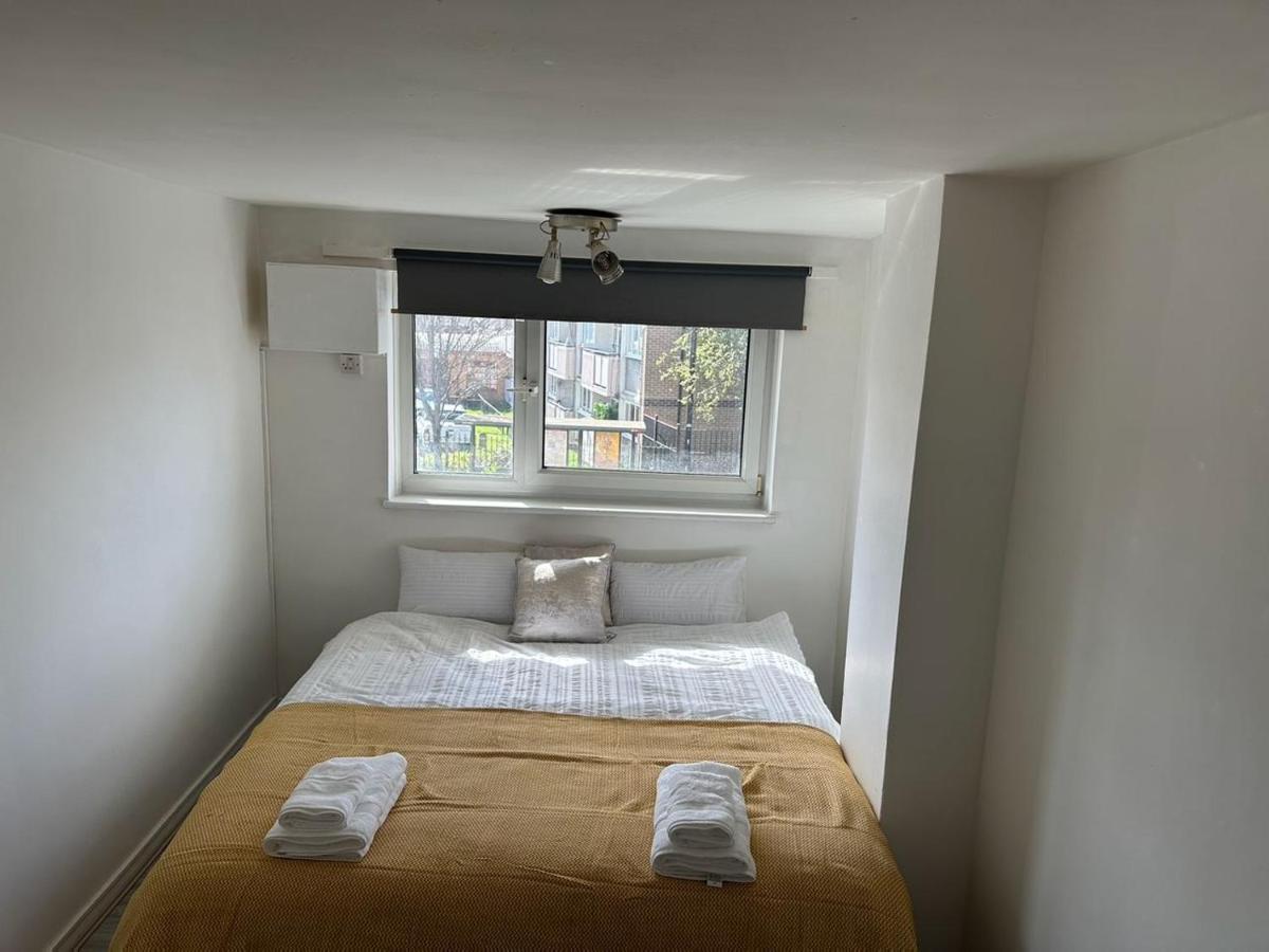 Cheerful Double Room For Single Use 런던 외부 사진